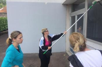 Formation sur les techniques et la pratique du nettoyage de vitres  faible hauteur